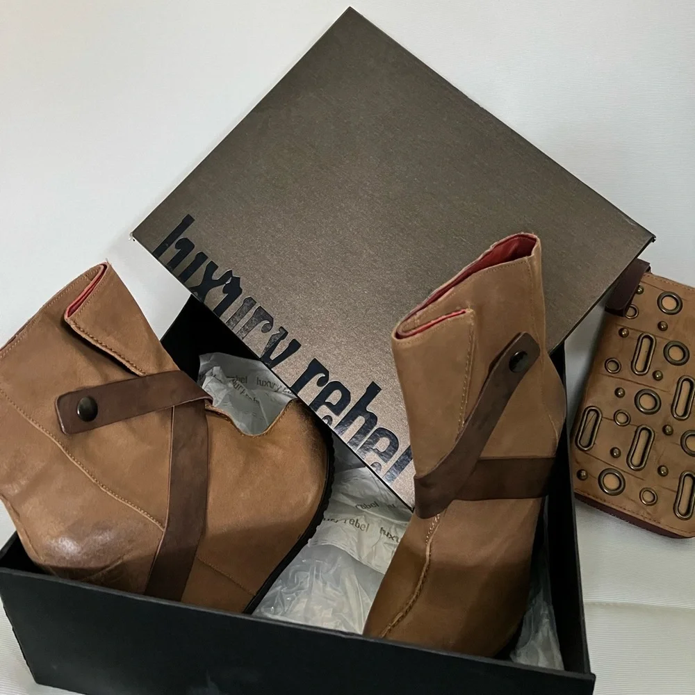 luxury rebel cross strap